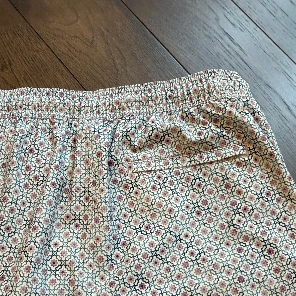 Goodfellow TILE PRINT swim trunks XL W/ brief 3 pocket 7